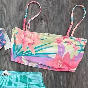 Billabong women’s bikini top Size M